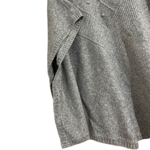 Loft Women’s Gray Bobble Poncho Fall/Winter Sweater Sz-M/L NWT - Picture 4 of 7